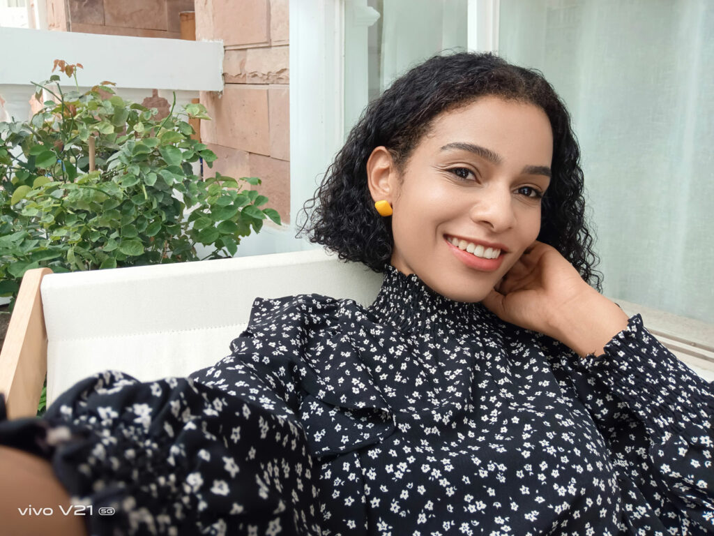 vivo V21 5G Review